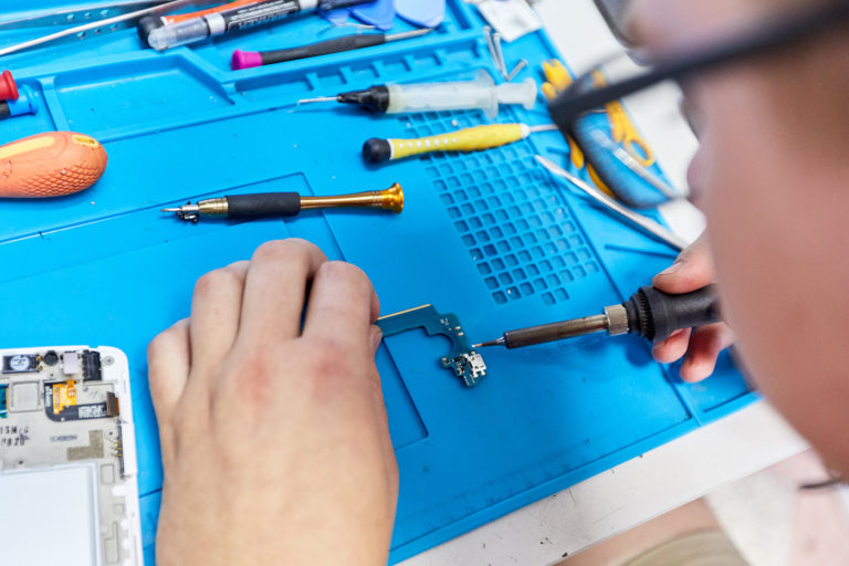 Ремонт мобильных телефонов
